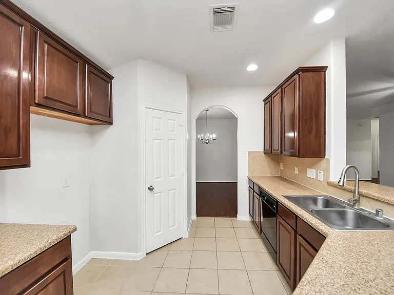 2412 Appian Way — Photo 18