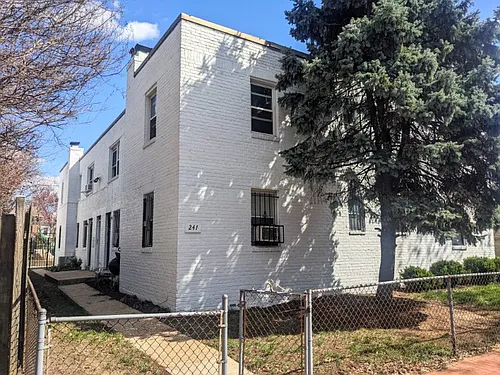 241 12th St NE #1 Photo 1