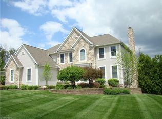 430 Regal Oaks Cir, Aurora, OH 44202