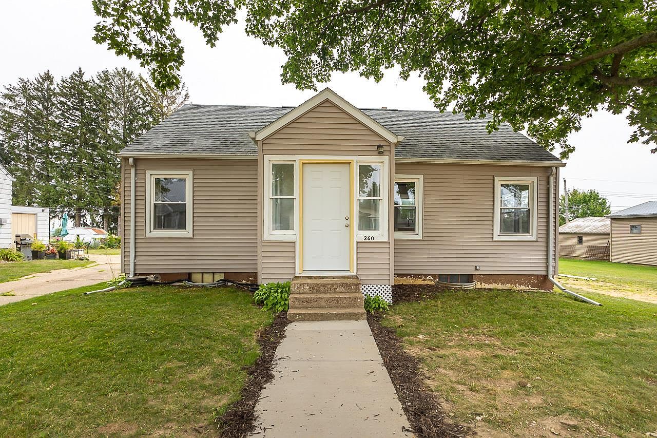 260 N Center St, Dickeyville, WI 53808 Zillow