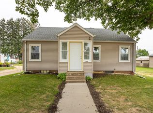 260 N Center St, Dickeyville, WI 53808