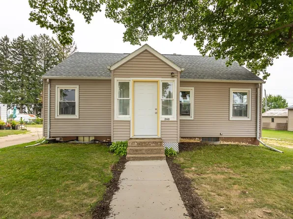 260 N Center St, Dickeyville, WI 53808