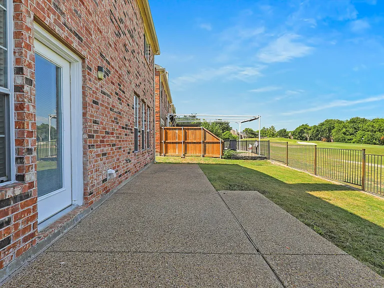 9233 Dark Forest Dr — Photo 34
