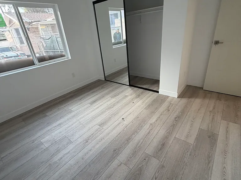 5307 1/2 Templeton St — Photo 12