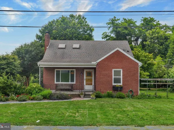 867 Elm St, Harrisburg, PA 17113