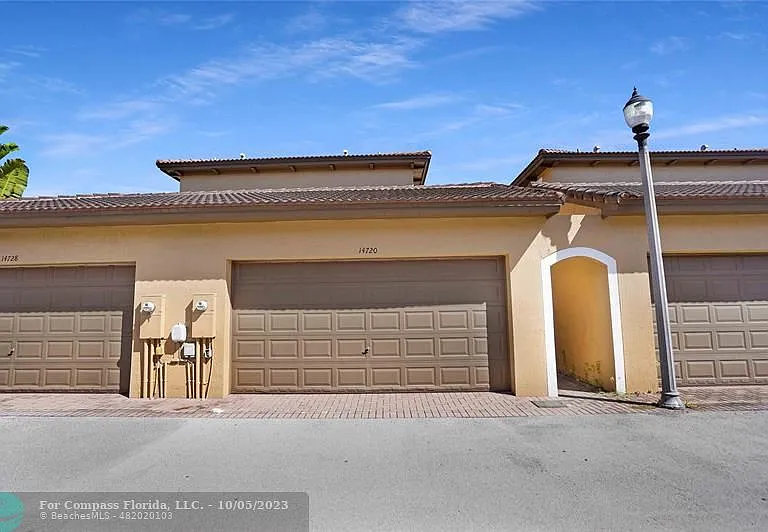 14720 SW 11th St — Photo 57