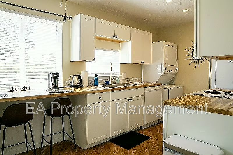 1st image of 1217 Chelwood Park Blvd NE Unit D