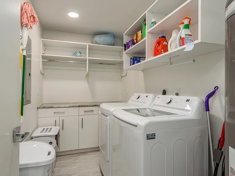 415 Island Way #402 — Photo 31