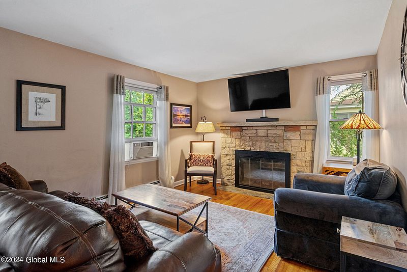 4th image of 117 Marjorie Drive