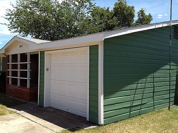 4th image of 2633 S 28th St
