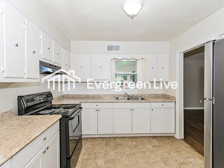 6705 Forestgate Rd — Photo 7