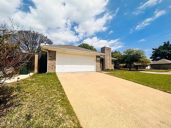 3rd image of 3201 Laurel Oaks Ct