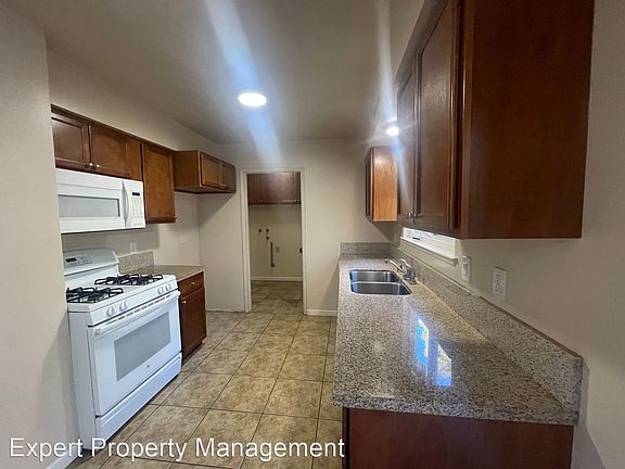 2nd image of 6170 Oakgreen Cir
