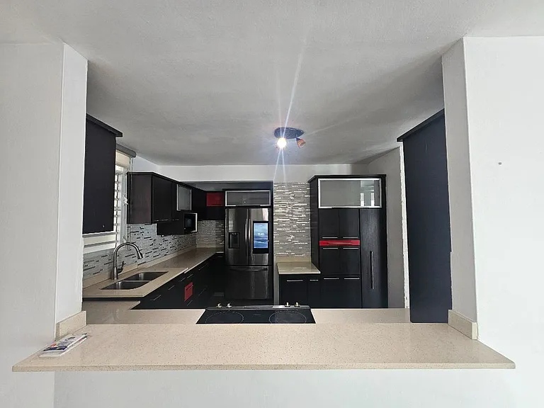 17 Calle East — Photo 3