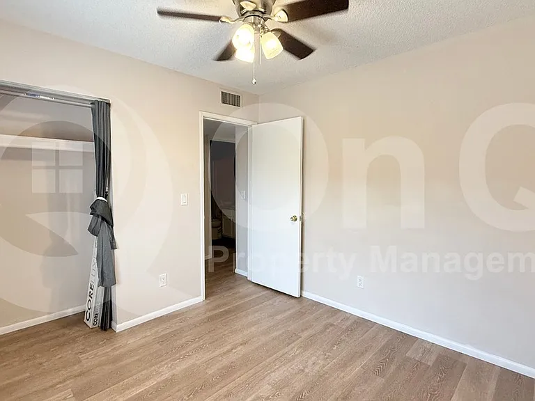 24 E 14th St #2 — Photo 6