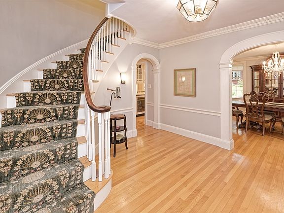 3rd image of 133 Arnold Rd