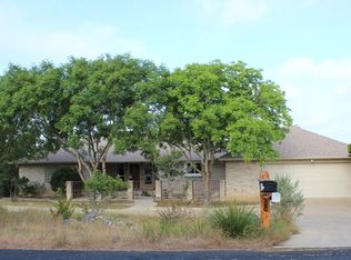 305 Ridge Rd, Kerrville, TX 78028