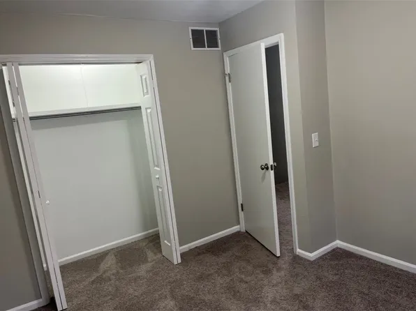 5135 Smith Creek Rd APT B, South Charleston, WV 25309