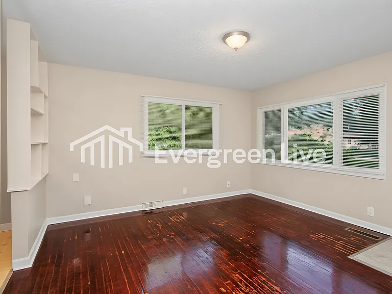 6632 W 13th St — Photo 3
