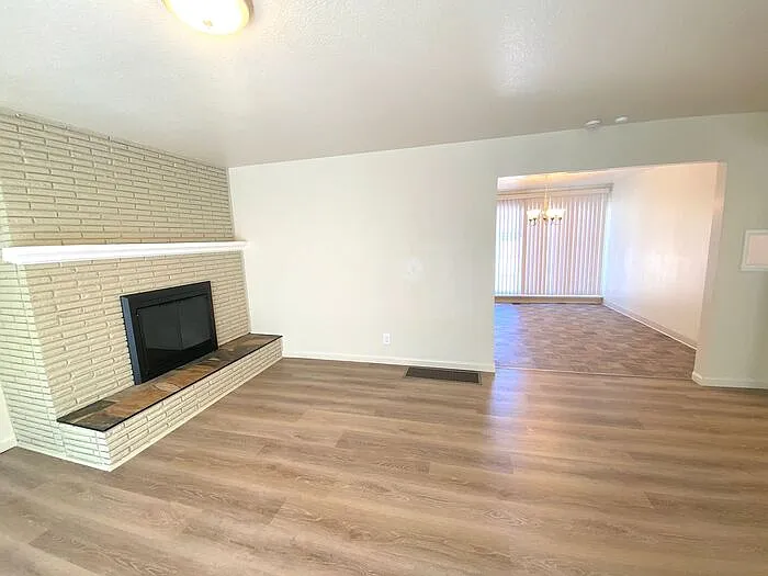 1100 Sutro St — Photo 10