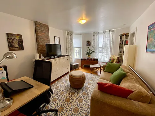 17 Perry St #2 Photo 1