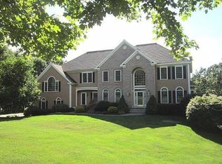 11 Greenway Rd, Windham, NH 03087