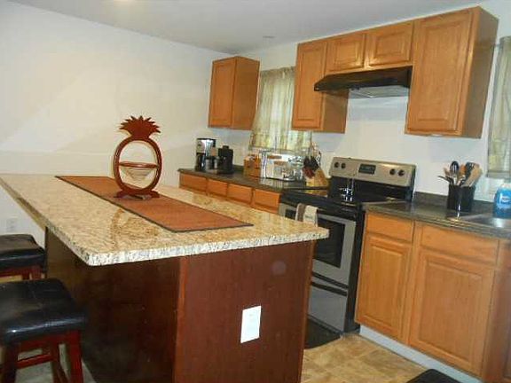 3rd image of 83 Weeden Ave