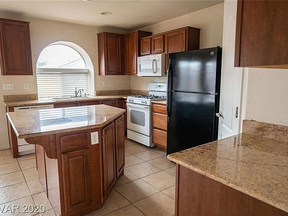4th image of 349 Orchid Oasis Ave