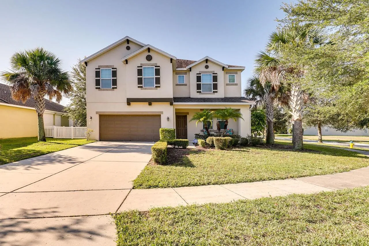 3 bed, 2.5 bath, 2488 sqft, $3,200 — Photo 1