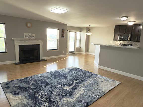 3rd image of 5585 Wavecrest Cir
