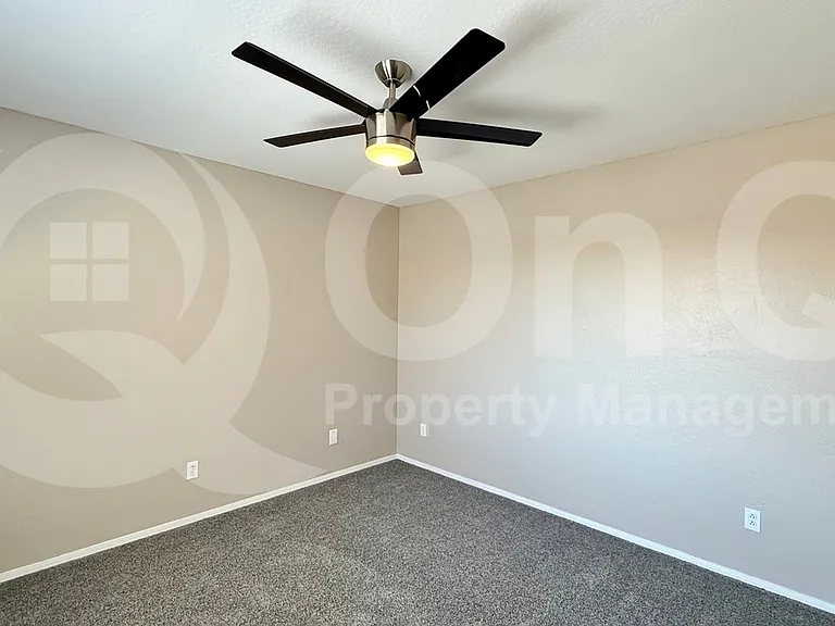 8306 W Sheridan St — Photo 8