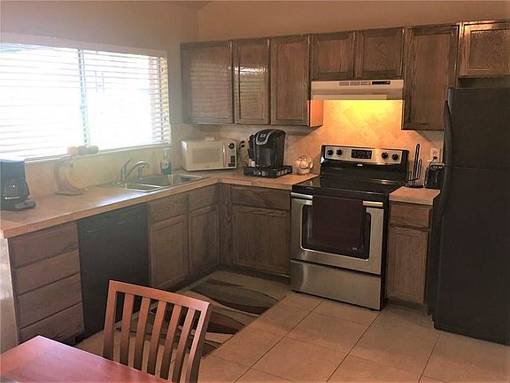 2nd image of 2808 Canary Ct