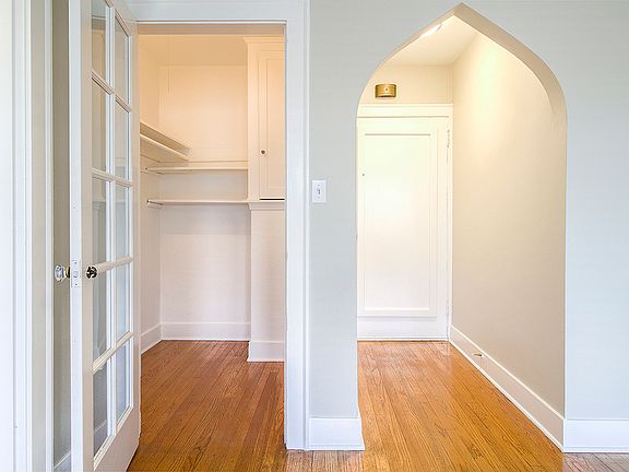 2nd image of 411 Bellevue Ave E APT 305