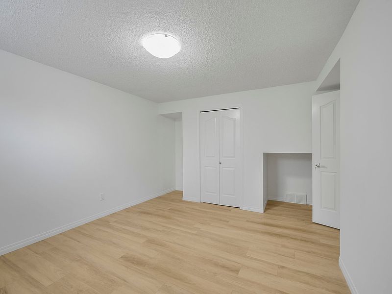 Edmonton House for rent - 4 Bedrooms — photo 22