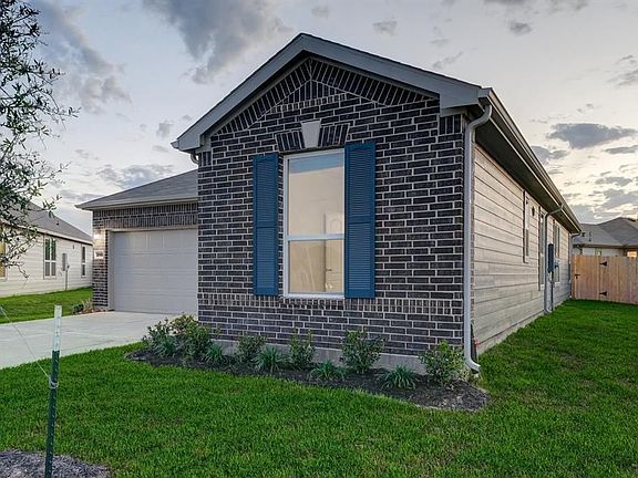 2nd image of 2118 Katalonia Ln