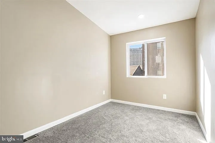 424 S Eden St — Photo 29