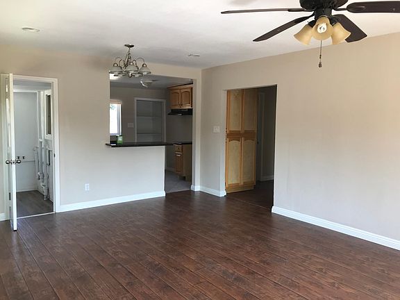 2nd image of 214 N Pasadena Ave