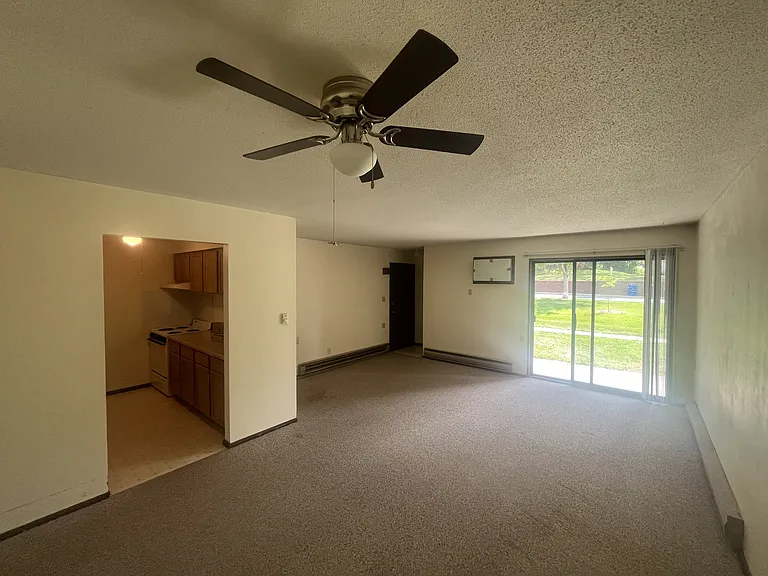 312 W Broadway St #13 — Photo 2