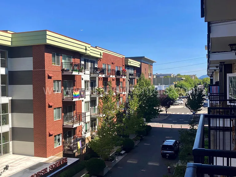 1010 Railroad Ave — Photo 16