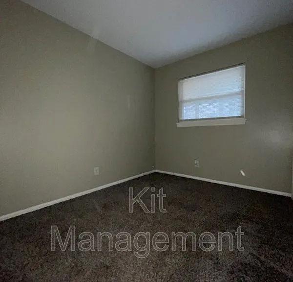 2900 W Dean Rd — Photo 5
