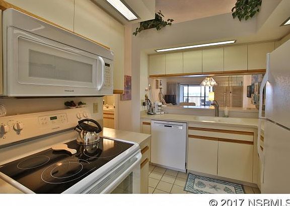 5th image of 448 Bouchelle Dr APT 302