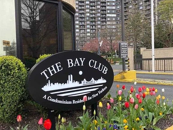 3rd image of 2 Bay Club Dr APT 5Z1
