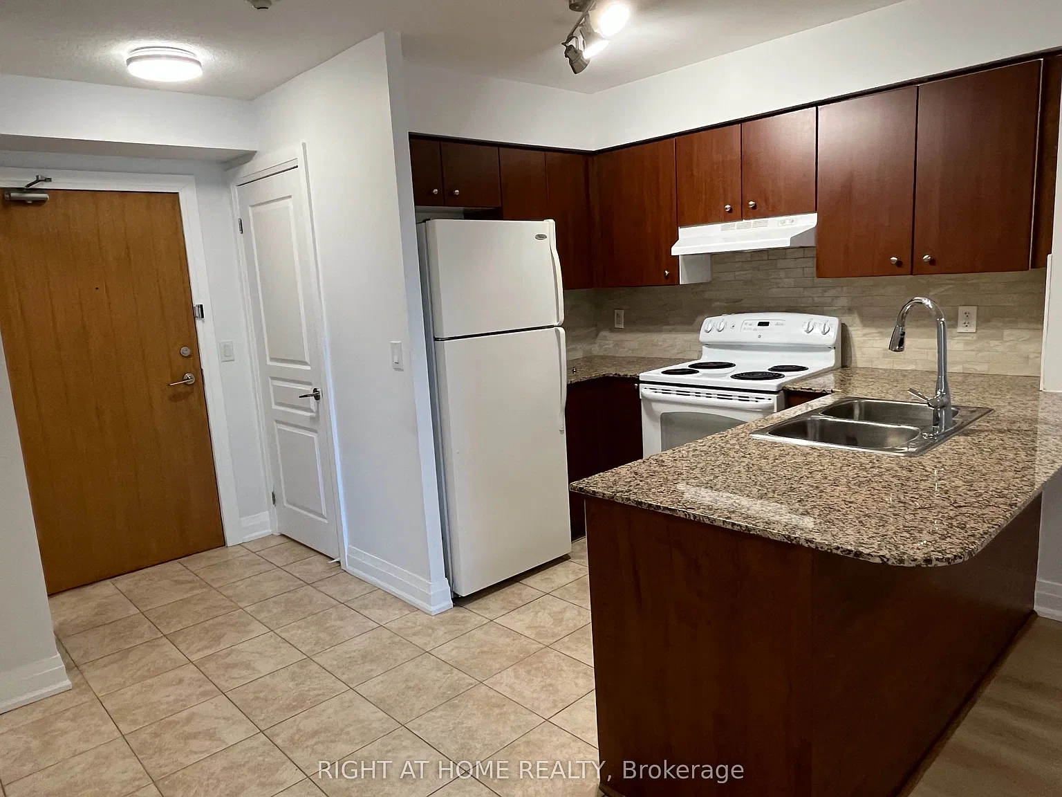 2 bed, $2,200 — Photo 3