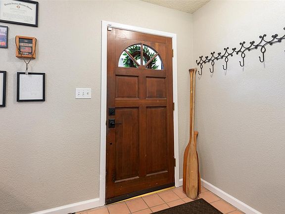 4th image of 1304 Post Oak Cir