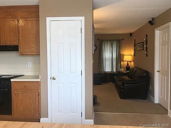 4th image of 2340 Seneca Plaza Dr