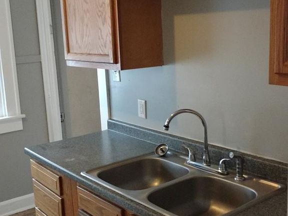 3rd image of 2315 Southeastern Ave
