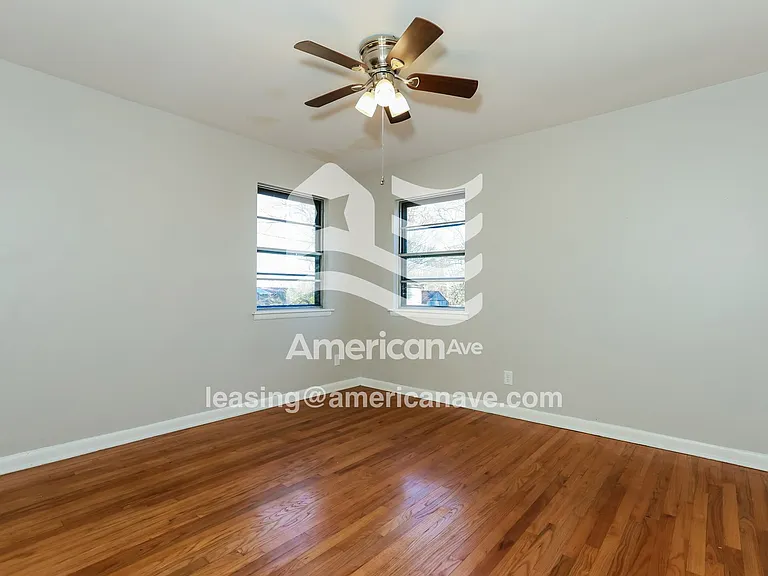 1393695_008_wm_-_main_bedroom_13534180.jpg