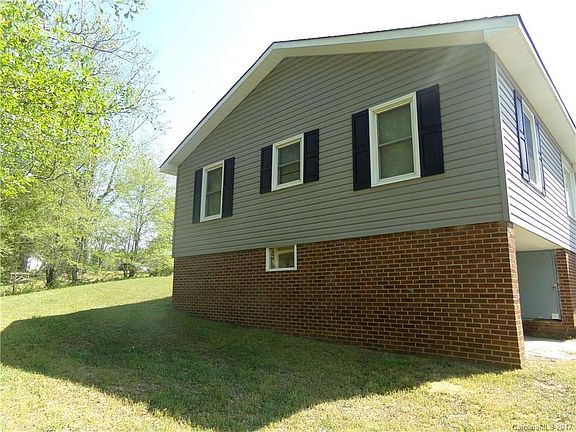 3rd image of 410 E Miller St
