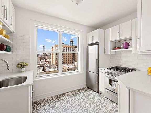 3rd image of 200 W 108th St APT 12F