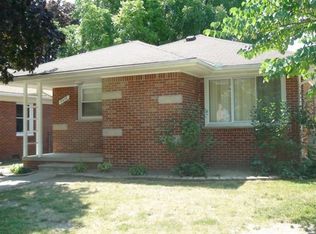 8658 Harding Ave, Center Line, MI 48015